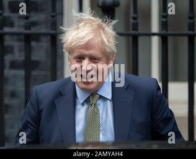 10 Downing Street, Londres, Royaume-Uni. 15 janvier 2020. Le Premier ministre Boris Johnson quitte Downing Street pour assister aux questions hebdomadaires du Premier ministre à Parlament. Crédit: Malcolm Park/Alay. Banque D'Images