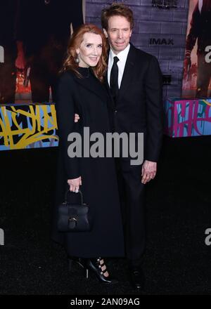 Hollywood, LOS ANGELES, CALIFORNIE, États-Unis - 14 JANVIER: Linda Bruckheimer et Jerry Bruckheimer arrivent à la première de Los Angeles De Columbia Pictures 'Bad Boys For Life' tenue au cinéma chinois IMAX TCL le 14 janvier 2020 à Hollywood, Los Angeles, Californie, États-Unis. (Photo De Xavier Collin/Image Press Agency) Banque D'Images