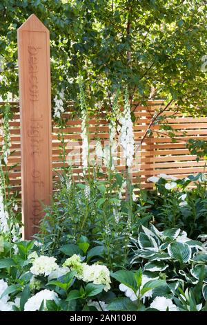 Août 1963 J'AI UN RÊVE - GARDEN DESIGNER STEPHEN RYAN UN RHS Hampton Court Flower Show. Célèbre 50 ANS DE PROGRÈS DANS L'intégration raciale et l'égalité DEPUIS MARTIN LUTHER KING'S CÉLÈBRE DISCOURS EN AOÛT 1963. Banque D'Images