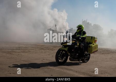 Zikim, Israël. 15 janvier 2020. Les premiers intervenants israéliens déploient et forcent les séquelles d'un séisme majeur dans une zone urbaine dans le cadre de la 6ème Conférence internationale sur la protection civile et l'intervention (IPRED VI) à la base du commandement du front d'accueil des FDI. La conférence a accueilli quelque 1 000 intervenants d'urgence d'organisations civiles et militaires de 37 pays. Crédit: Nir Alon/Alay Live News. Banque D'Images