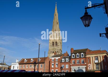 Newark On Trent Marché de la ville historique dans le Nottinghamshire, Angleterre. Banque D'Images