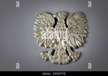 L'ancien emblème de la République populaire de Pologne, armoiries, les juges eagle, symbole de la magistrature communiste. Banque D'Images