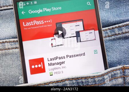 LastPass Password Manager Application sur Google Play Store affiche site web sur smartphone caché dans la poche de jeans Banque D'Images