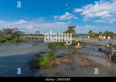 Circuit supérieur, Cataratas del Iguazú ou d'Iguazu, le Parc National, Iguzú UNESCO du patrimoine mondial naturel, province de Misiones, en Argentine, en Amérique latine, Banque D'Images