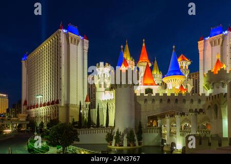 Las Vegas, Nevada, USA- 01 juin 2015 : Excalibur Hotel and Casino al Las Vegas Boulevard. L'éclairage de nuit. Banque D'Images