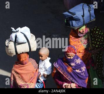 Rajasthani femmes visitant Pushkar. Banque D'Images