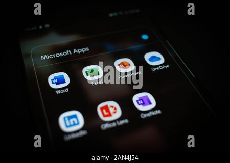 Photo de Microsoft Office 365 pour Android (MS Word, Excel, PowerPoint, OneNote, lentille, OneDrive) et LinkedIn Banque D'Images