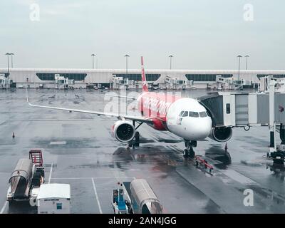 AirAsia Airbus A320-251N 9M-RAB Banque D'Images