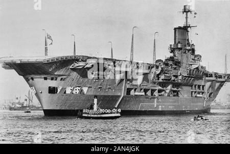 Le porte-avions de la Royal Navy HMS Ark Royal (91) a photographié peu après la fin des travaux, vers la fin de 1938 ou au début de 1939. Banque D'Images