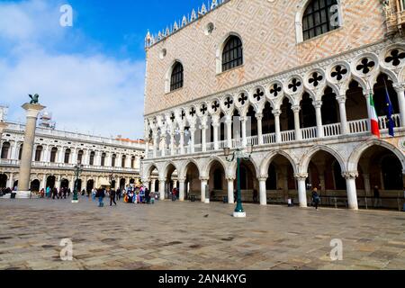 La Place St Marc et le Palais des Doges à Venise Italie Banque D'Images