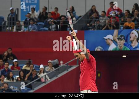 Joueur de tennis suisse Roger Federer après avoir battu célèbre joueur de tennis professionnel allemand Alexander Zverev durant la première Hangzhou Banque D'Images