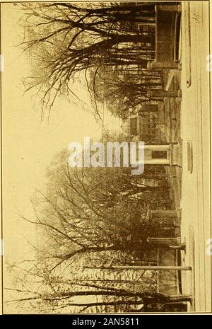 Le pageant de Schenectady, dans la célébration du deux cent cinquantième anniversaire de la fondation de Schenectady, compte tenu de l'Union College, 30 et 31 mai et 1er juin 1912 . sh ; ou peut vous dire au sujet de l'eau et les forêts ; et theircode exige également une connaissance de la cuisine simple et des soins infirmiers.Ils sont, l'Indien maidens-pins ! [Le feu de camp et passer par Girlsenter leurs cérémonies. Puis ils prennent leur retraite à leftbackground.] M. moderne. Êtes-vous satisfait ? Van Curler. Ah, ce sont vos jeunes gens qui sont déjà inscrites ici. De nos jours, nous avions l'émigrant de l'esprit. Wecrossed les mers à un Banque D'Images