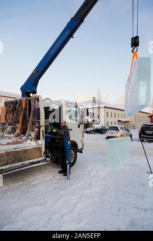 Conducteur du manipulateur hydraulique sur le lieu de travail Banque D'Images