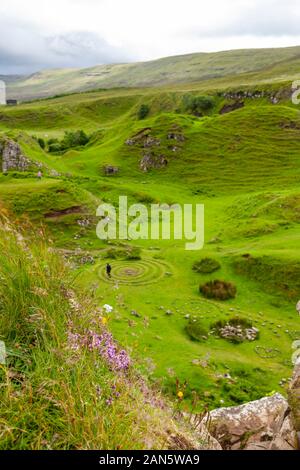 La Fairy Glen à la fin du printemps, début de l'été. Île de Skye, en Ecosse. Banque D'Images