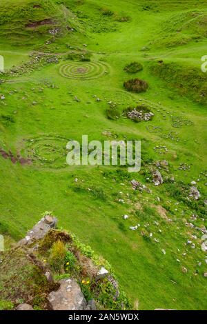 La Fairy Glen à la fin du printemps, début de l'été. Île de Skye, en Ecosse. Banque D'Images