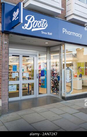 BUCKINGHAM, Royaume-Uni - Décembre 04, 2019. Boots Pharmacy pharmacie d'une entreprise de high street Banque D'Images