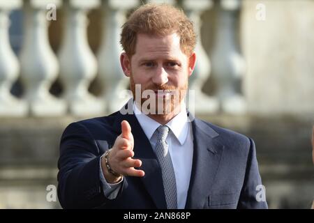 Le duc de Sussex, au les jardins de Buckingham Palace, Londres, alors qu'il accueille la Coupe du Monde de Rugby 2021 tirages. PA Photo. Photo date : Jeudi 16 janvier 2020. Voir l'activité de Royal Sussex histoire Rugby. Crédit photo doit se lire : Jeremy Selwyn/Evening Standard/PA Wire Banque D'Images