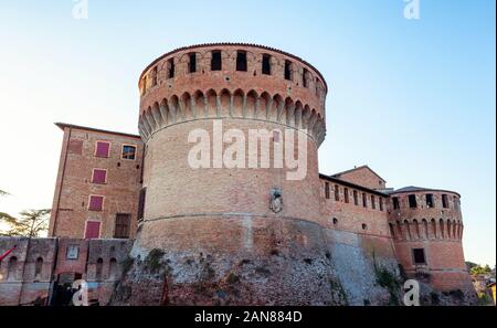 Forteresse médiévale en Dozza Imolese. Dozza est une commune italienne de la province de Bologne. Italie Banque D'Images