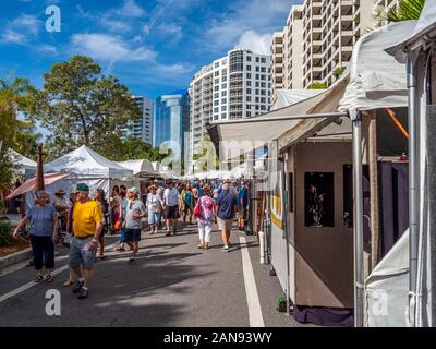 Art & Craft Show dans les rues du centre-ville de Sarasota, Florida, United States Banque D'Images