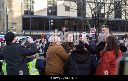 Bradford, Royaume-Uni - 15 JANVIER 2020: La duchesse de Cambridge pose pour une photo à l'hôtel de ville de Bradford lors D'Une Visite royale avec le Prince William à Bradford Banque D'Images