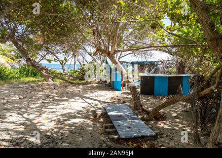 Sainte-Anne, Martinique, Antilles françaises - Cap Ferré - Sans-abri sur la plage de Grande Anse Banque D'Images