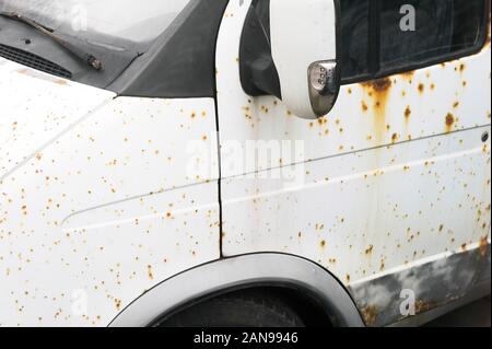 La corrosion sur une carrosserie de voiture, d'une image recadrée Banque D'Images