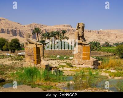 Colosses royale, temple funéraire d'Amenhotep III, Luxor, Egypte Banque D'Images