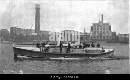 Scientific American (Volume 78 Numéro 03 (janvier 1898) . La section LONGITUDINALE ET LE PLAN DE LA REINE MONTRANT C MOTEURS, POMPE CENTRIFUGE B LA PRESTATION DES TUYAUX POUR LES JETS. A. ET D'ASPIRATION. La Reine DE SAUVETAGE HYDRAULIQUES CONSTRUITS POUR LA Royal National Lifeboat Institution theItintothe andAmerica Chardon cup.est entièrement construit en acier et est complètement subdividedwatertight compartiments. Dans la partie après l'ofboat est un grand cockpit ouvert, d'où le volant isdone. Le cockpit est faite avec des non-returnrelieving étanches vannes, qui permettent à toute l'eau qui peut couler à beshipped immedia Banque D'Images