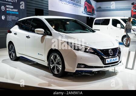 Bruxelles - JAN 9, 2020 : Nouvelle voiture électrique Nissan LEAF 2020 modèle présenté à l'Autosalon 2020 Bruxelles Salon de l'automobile. Banque D'Images