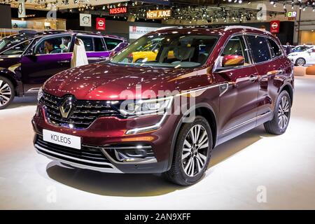 Bruxelles - JAN 9, 2020 : Nouveau modèle de voiture Renault Koleos présenté à l'Autosalon 2020 Bruxelles Salon de l'automobile. Banque D'Images