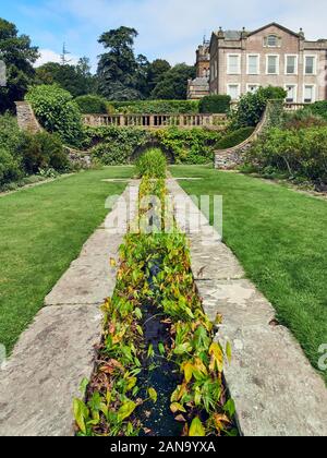 Dispositif de l'eau du canal à Hestercombe House et jardins près de Taunton dans le Somerset UK Banque D'Images