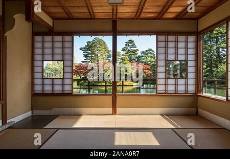 Intérieur du Tea House aux jardins Kenrokuen à Kanazawa, Japon Banque D'Images