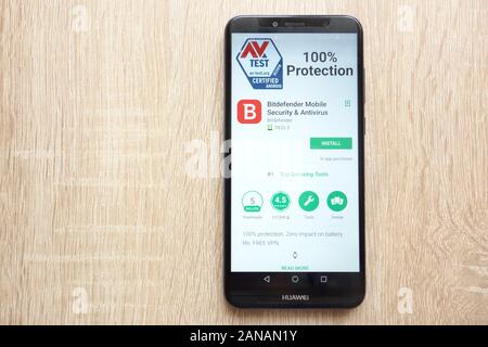 Bitdefender Antivirus et Sécurité Mobile app sur Google Play Store site web affiché sur smartphone Huawei Y6 2018 Banque D'Images