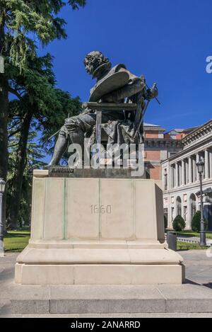 Statue de Diego Rodríguez de Silva y Velázquez en dehors du musée du Prado, Madrid, Espagne Banque D'Images