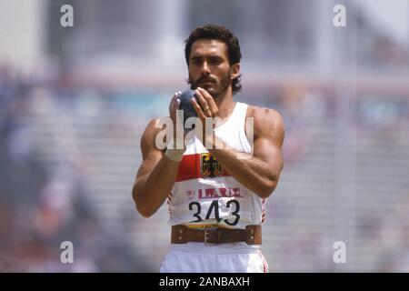 Siegfried (SIGI) Siggi, WENTZ, Allemagne, USA, RFA, athlétisme, athlète, décathlon, décathlon, photo d'action, jeux de la XXIII. Jeux Olympiques Jeux Olympiques d'été de 1984 à Los Angeles USA à partir de 28.07. jusqu'à Aug 12, 1984. Â | conditions dans le monde entier Banque D'Images