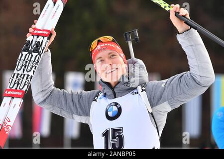 Ruhpolding, Deutschland. 16 janvier, 2020. Benedikt DOLL (GER), la jubilation, la joie, l'enthousiasme après la 3e place, cérémonie de remise des prix, l'action, seule image, couper seul motif, la moitié de la figure, la moitié de la figure. 10 km sprint hommes, les hommes sur 16.01.2020 . Coupe du monde de Biathlon IBU 2020 à Ruhpolding, saison 2019-2020. Utilisation dans le monde entier | Credit : dpa/Alamy Live News Banque D'Images