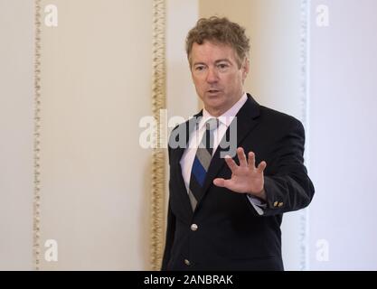 Washington, United States. 16 janvier, 2020. La sénateur Paul Rand, R-KY, arrive pour le début de la procédure dans le procès d'impeachment du président Donald Trump à Washington, DC le Jeudi, Janvier 16, 2020. Photo par Kevin Dietsch/UPI UPI : Crédit/Alamy Live News Banque D'Images