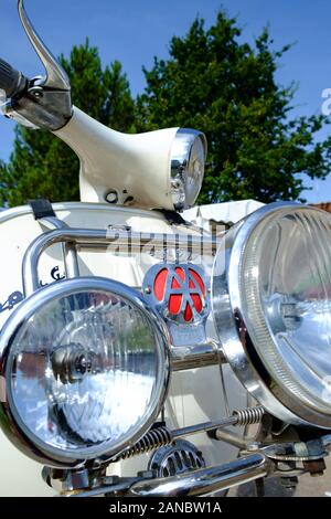 Scooter Vespa GS Banque D'Images