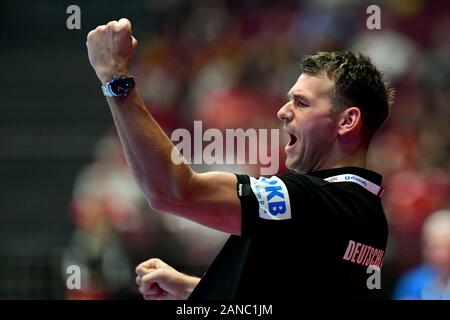 Wien, Autriche. 16 janvier, 2020. Handball : Championnat d'Europe, tour principal, Groupe 1, 1ème journée, le Bélarus - Allemagne dans la Stadthalle de Vienne. Coach Christian Prokop de l'Allemagne à la vôtre. Crédit : Robert Michael/dpa-Zentralbild/dpa/Alamy Live News Banque D'Images