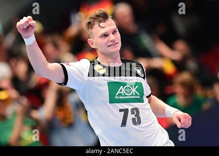 Wien, Autriche. 16 janvier, 2020. Handball : Championnat d'Europe, tour principal, Groupe 1, 1ème journée, le Bélarus - Allemagne dans la Stadthalle de Vienne. Timo Kastening d'Allemagne à la vôtre. Crédit : Robert Michael/dpa-Zentralbild/dpa/Alamy Live News Banque D'Images
