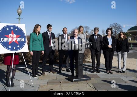 Washington, DC, USA. 16 janvier, 2020. 16 janvier 2020 - Washington, DC, United States : REPRÉSENTANT AMÉRICAIN MAX ROSE (D-NY) la parole lors d'un événement pour les Démocrates à la Chambre pour annoncer la création de la ''Fin de la corruption'' Caucus. Crédit : Michael Brochstein/ZUMA/Alamy Fil Live News Banque D'Images