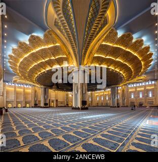 Dôme de l'intérieur, voûtes et décoration, Grande Mosquée, Koweït Banque D'Images