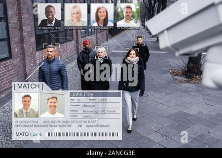 Portrait Of A Young Businessman's Face reconnu précisément avec le système d'apprentissage intellectuel Banque D'Images