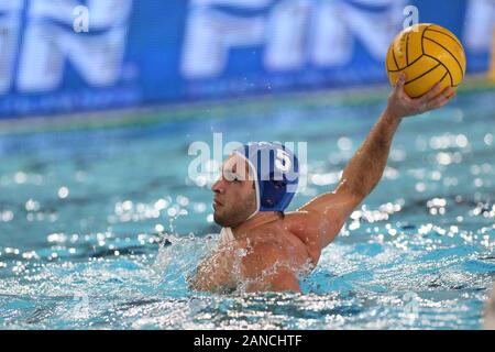 Cuneo, Italie. 4 janvier, 2020. Cuneo, Italie, 04 Jan 2020, Ioannis fountoulis (Grèce) au cours de l'enceinte quadrangulaire - Hongrie contre la Grèce - Waterpolo Équipes internationales - Crédit : LM/crédit : Claudio Claudio Benedetto Benedetto/fil LPS/ZUMA/Alamy Live News Banque D'Images