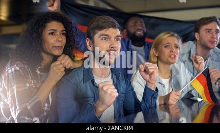 Les fans de football allemand de l'équipe nationale de soutien à correspondre, s'inquiéter de gagner Banque D'Images