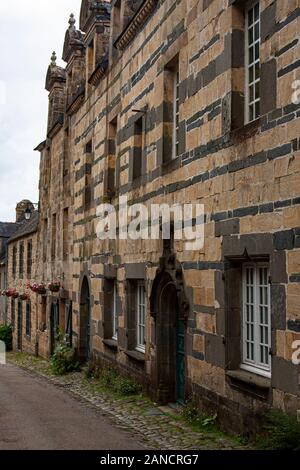 France, Bretagne, Daoulas, Abbaye de Daoulas, jardins, plantes des jardins, plantes, fleurs, jardinage, ruines, Banque D'Images