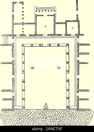 L'église de SMaria antiqua . de la highroad est certaine, pour itspavement, 290 m. de largeur, avec crepidines 45 cm. en largeur de chaque côté, peut encore être suivie forsome. On nous a dit que sur l'autre côté de Pantano il pourrait être vu E. de Monte Falconegoing vers Colonna. Il, ou que mentionné p. 194, n. 2, peut être la route de parlé par la FEA(Gabio, 10) que traverser le bassin de Pantano. 2 respectivement numérotés 2 et 3 en Viscontis plan. 3 La femme de Domitien. Fig. 9.  ^PIInth Moulage de Podium à arrière Temple, Gabii. 186 l'école britannique à Rome. fil{EAI). C'est l'avis de Viscon Banque D'Images