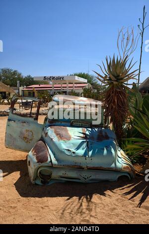 Voiture abandonnée,vintage voiture, voiture, voiture épave épaves,désert Solitaire Solitaire,village,Village,Région Khomas près du Namib-Naukluft National Park, Namibie, Banque D'Images