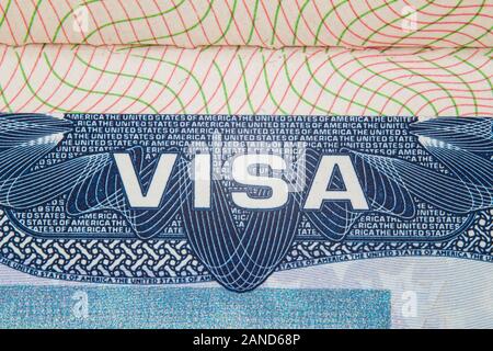 Un gros plan d'un permis de visiteur sur l'accent sur le mot VISA Banque D'Images