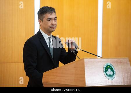 Ho Veng sur, Monsieur le Commissaire de l'audit de Macao, prend la parole à la conférence de presse au siège du Gouvernement de Macao à Macao, Chine, 2 décembre 2019. L Banque D'Images